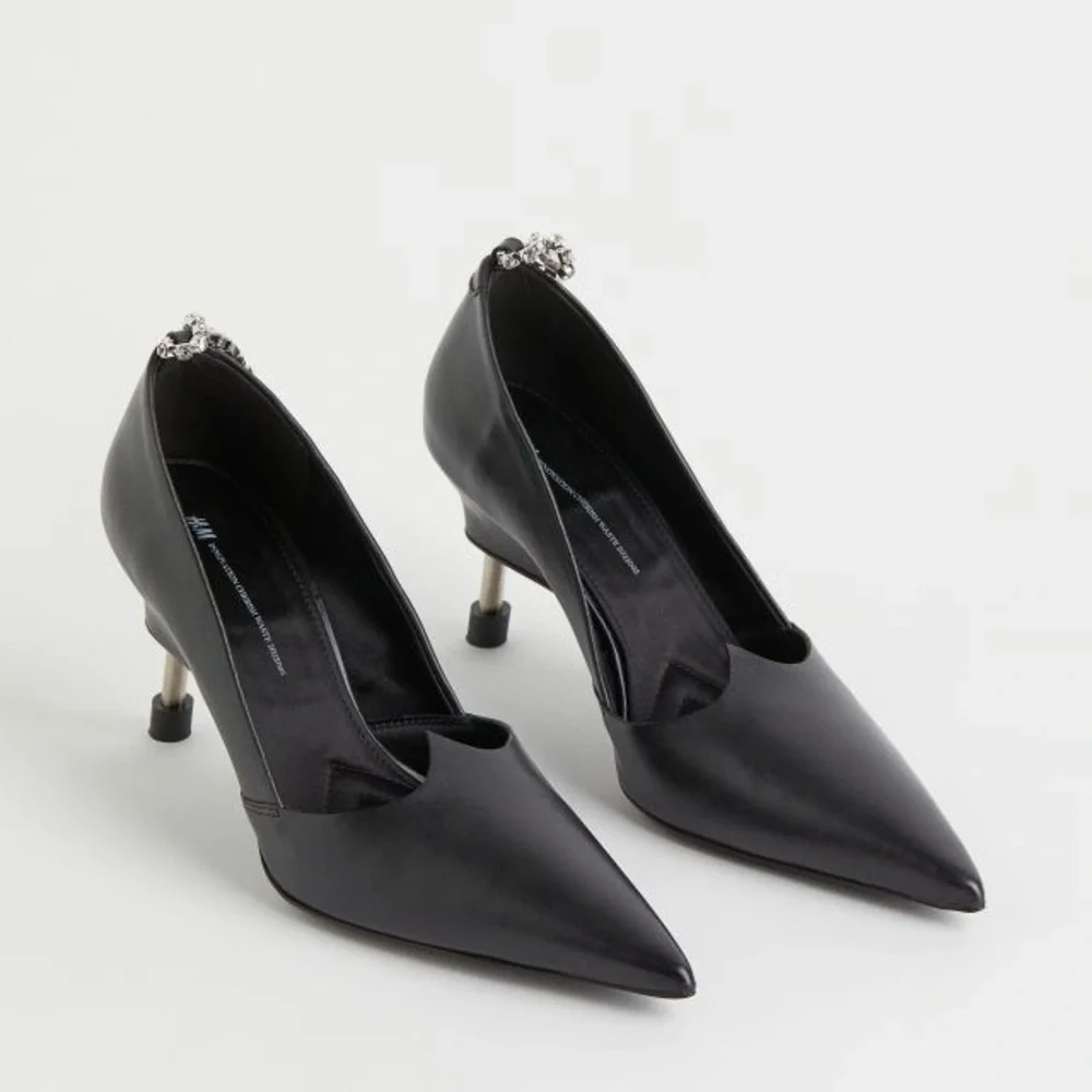 New H&M black Rhinestone Chain-detail Pumps size 38
